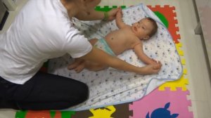 КАК НАУЧИТЬ РЕБЕНКА ПЕРЕВОРАЧИВАТЬСЯ гимнастика с трёх месяцев