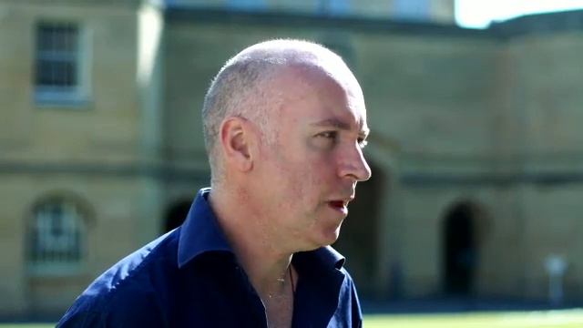 English File Upper - Intermediate - Colloquial 2&3: In The Street смотреть онлайн