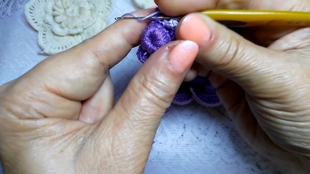 Середина цветка с диагональными лепесткам. Мотив для Ирландского кружева. смотреть онлайн