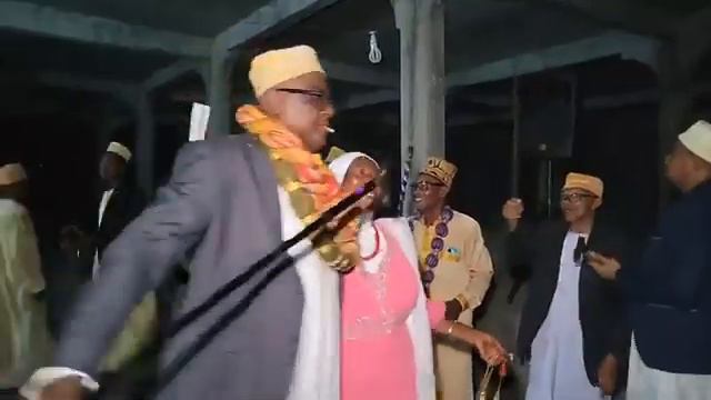 GRAND MARIAGE TARI* Mr HASSANE ALI HADJI et Mme NTSOHOLE ALI смотреть онлайн