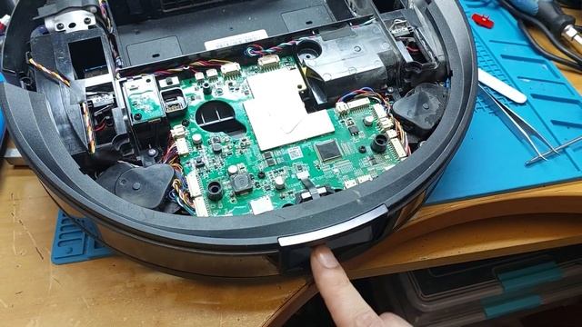 Ремонт Ecovacs Deebot OZMO T8 AIVI не заряжается смотреть онлайн
