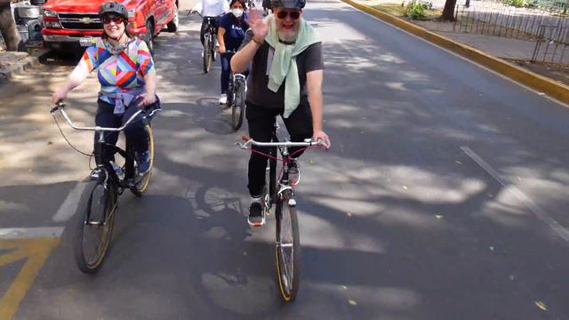 Mexico City Bike & Food Tour (Mexico Vlog) смотреть онлайн
