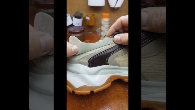 Ремонт обуви, боковой порыв! #almaty #ремонтобуви #ремонткрасовок #2023 смотреть онлайн