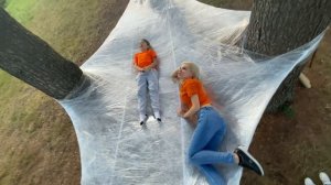 ДОМ НА ДЕРЕВЕ ИЗ ПЛЕНКИ 1000 СЛОЁВ