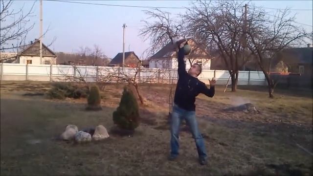 Рывок двух несвязанных гирь 16+24кг. Two kettlebells snatch 16+24 kg смотреть онлайн