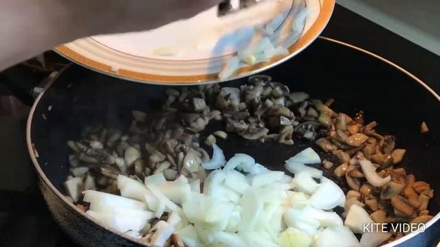 Блюдо из рисовых котлет и подливы/диетическое, без мясо/ смотреть онлайн