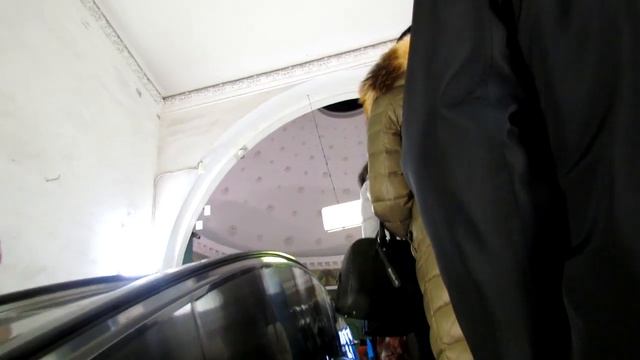 Метро "Павелецкая", переход через эскалатор. // 20 ноября 2012 смотреть онлайн