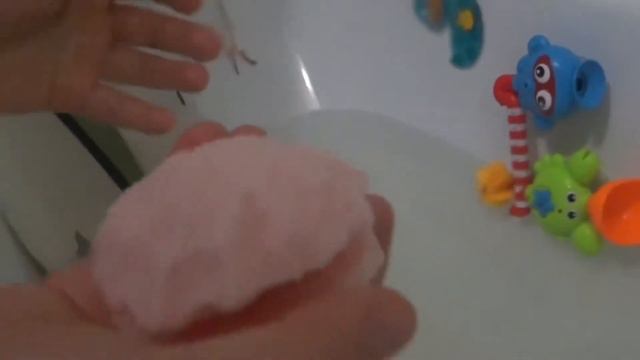 Бурлящие шары под водой!!! смотреть онлайн