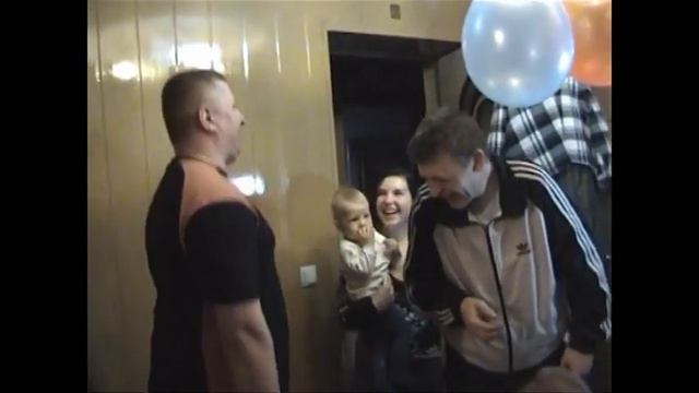 день рождения Миши 1 год смотреть онлайн