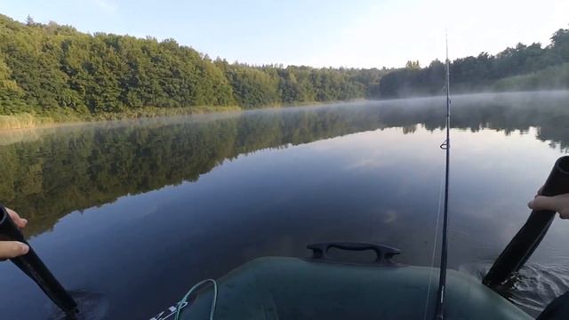 Ловля окуня на самодельные блесны! Самое красивое озеро в лесу. Рыбалка на спиннинг смотреть онлайн