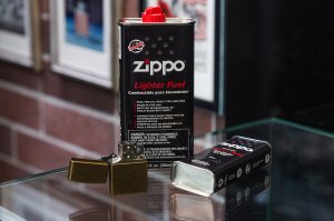 чем я заправляю свою зажигалку зиппо