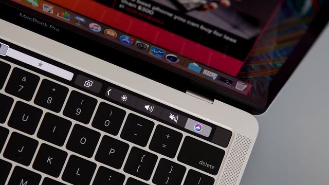 2018 Macbook Pro Unboxing and Review after Update! (13” vs 15”) смотреть онлайн
