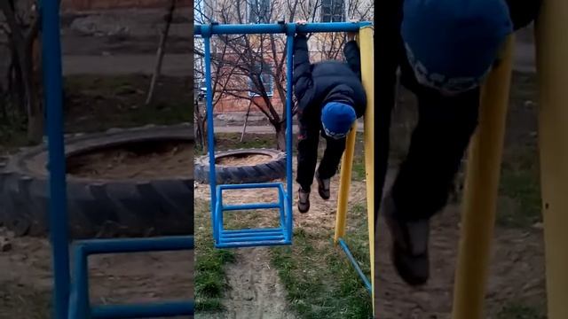 Епичный кувырок назад смотреть всем обучение!!!!