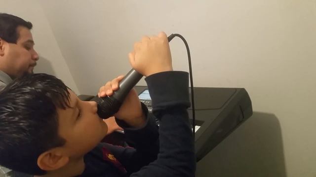 Pasando un rato con mi hijo Edgar Arroyo y con mi Teclado KORG смотреть онлайн