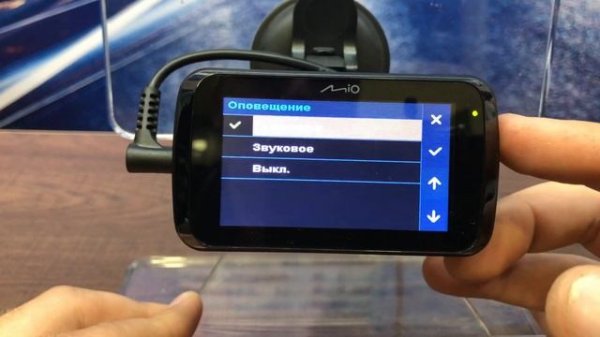 Обзор Mio MiVue i90