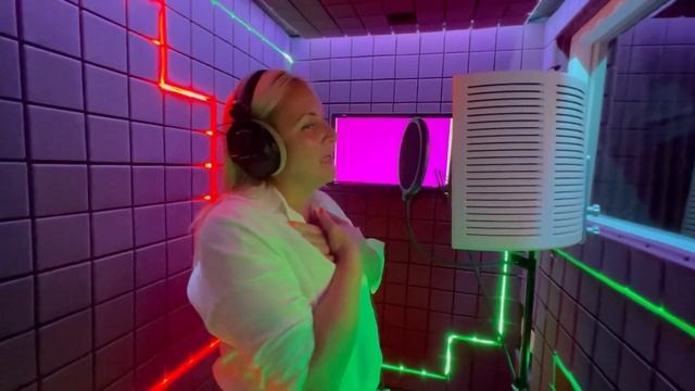 МАМА СДЕЛАЛА СЮРПРИЗ НА СВАДЬБЕ ДОЧКЕ ? подарила песню и ВИДЕОКЛИП #песнявподарок