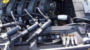 Замена свечей зажигания на Рено Флюенс