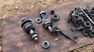 Коробка передач изнутри Hyundai Accent