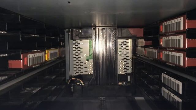 IBM TS3200 Tape Library Moving Tape - Internal Vision смотреть онлайн