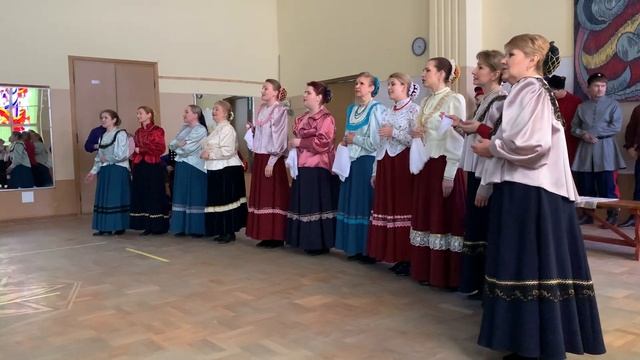 "У дуба старого" - старинный романс исп. "Фольклорный ансамбль "Ленок" смотреть онлайн