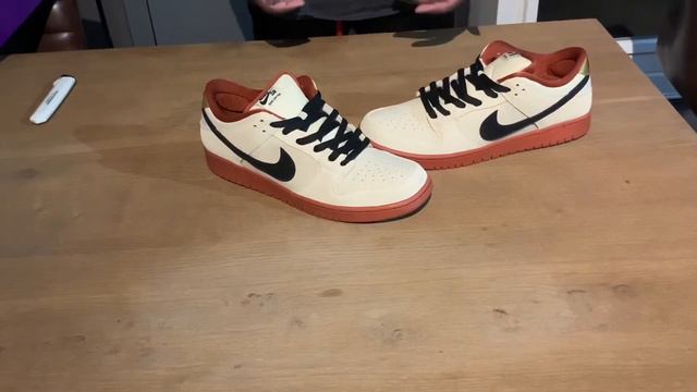 Nike Dunk SB low Hennessy Muslin unboxing first look смотреть онлайн