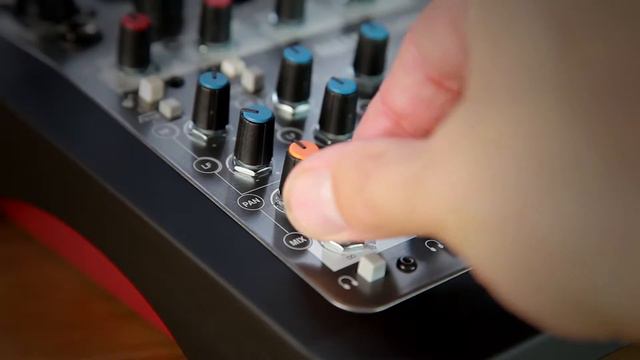 Allen & Heath ZED 6, ZED 6FX and ZEDi 8 смотреть онлайн