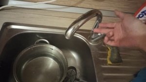 Вода льется 10 часов