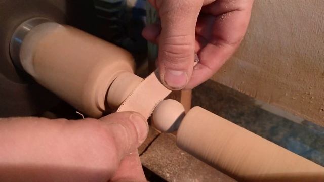 Изготовление пешки для шахмат на токарном станке по дереву и копира из дуба!.... смотреть онлайн