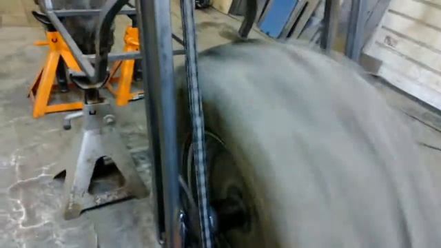 Система привода переднего колеса, на полноприводном (2х2) мотоцикле. смотреть онлайн