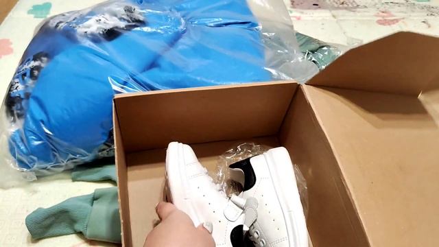 Обзор детских покупок с Wildberries. Готовимся к следующей зиме.Комбинезон российского производства смотреть онлайн