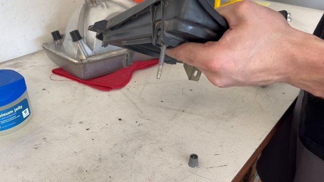 LED Headlight Upgrade and Bucket Repair on My Saab 900! смотреть онлайн
