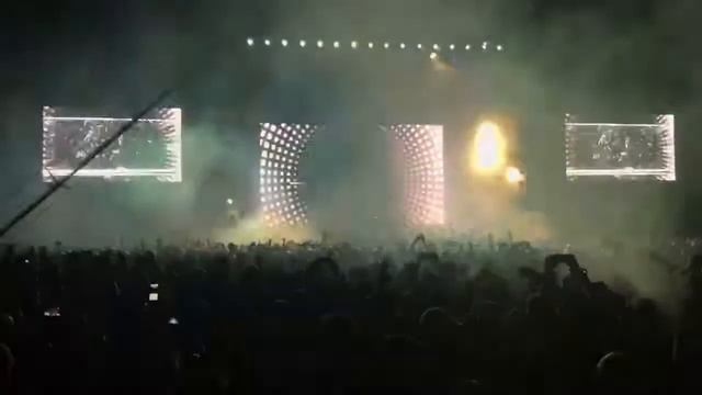 The Chemical Brothers - Song To The Siren / C.H.E.M.I.C.A.L. / Leave Home / Block Rockin' Beats смотреть онлайн