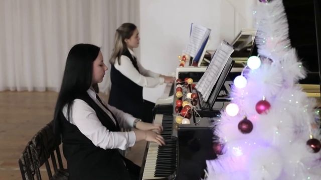 Марк Минков. Старый рояль. Фортепианный дуэт: Зубатова Анна, Кузнецова Анастасия. смотреть онлайн