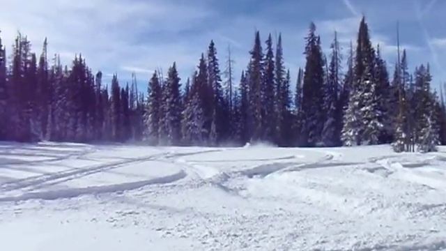 Joshua carving in fresh snow on his Arctic Cat M1000 at Rabbit Ears Pass, Colorado. 11/27/2010 смотреть онлайн