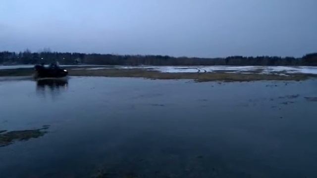 Квадрик, дети, лужи... все довольные по уши!!! :) смотреть онлайн