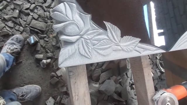 ?полированное Сердце с розами , Калининград .polished Heart with roses made of granite, Kaliningrad смотреть онлайн