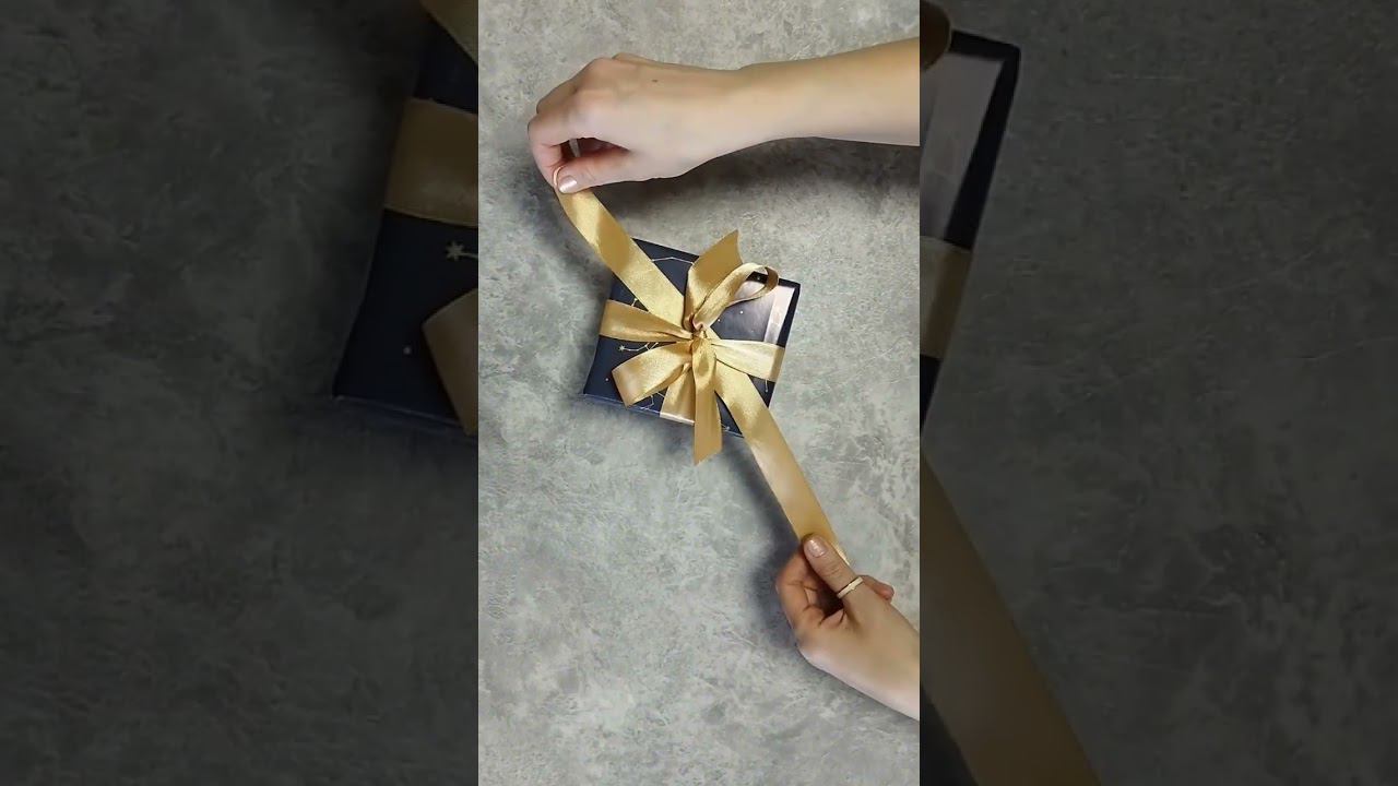 DIY How to tie a bow beautifully #diy #bow #gift смотреть онлайн