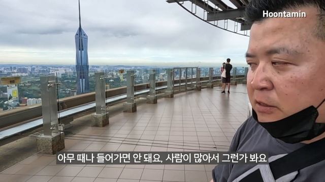 [말레이시아 여행 3편] 쿠알라룸푸르 핫플 투어 - 길거리 음식, KL 타워, 아쿠아리아, KLCC 공원 분수, 부킷 빈탕 스카이워크, 메르데카 광장 / 훈타민 смотреть онлайн