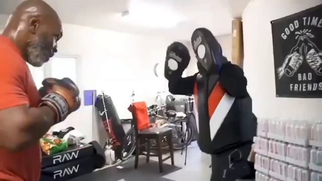 Майк Тайсон в 53 года. Легенда бокса. смотреть онлайн