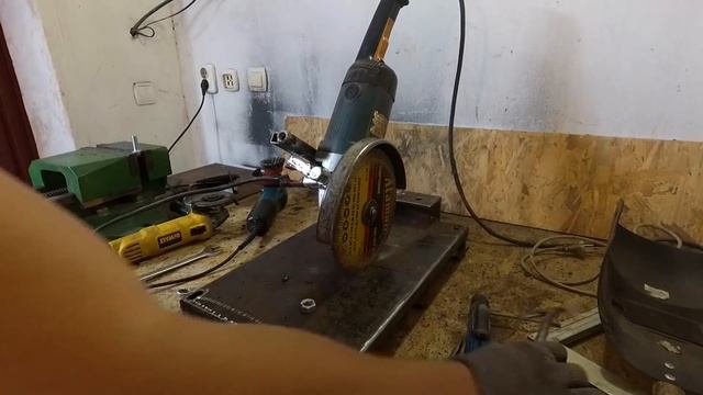 Making Angle stand For Grinder DIY смотреть онлайн
