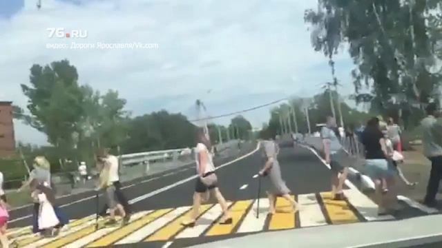 Светофор перед новым мостом смотреть онлайн