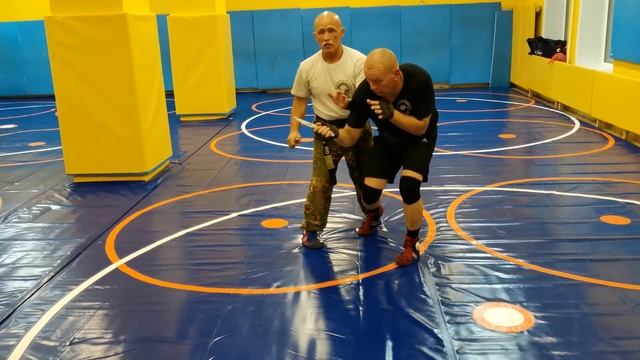 Учебно прикладные упражнения с ножом.Обратный хват. В Н Крючков смотреть онлайн