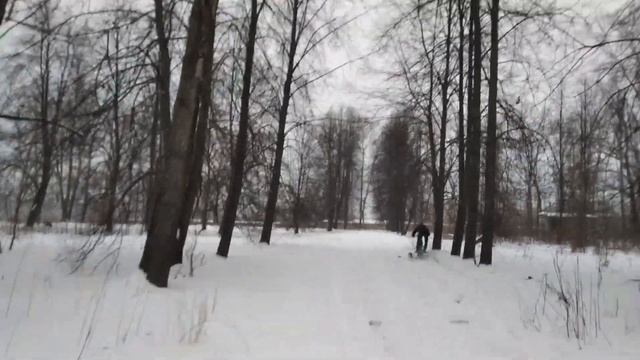 мотороллер Муравей .трайк из китайского мопеда .кто кого по снегу ? смотреть онлайн
