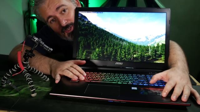 GTX 1050 Ti Laptop Review - Can it do VR? - MSI Ge72 7RE Review смотреть онлайн
