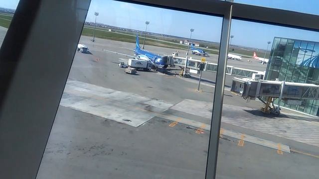 Baku airport and its boarding area смотреть онлайн