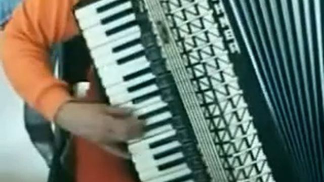 Nozie La Golondrina on Hohner AtlanticIV смотреть онлайн