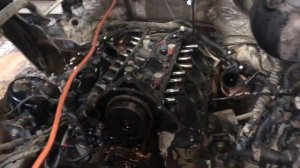 Додж Рам 5,7 л замена распредвала и компенсаторов.