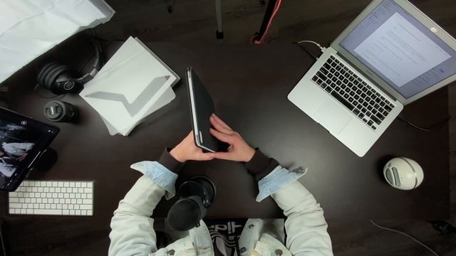 iPad Magic Keyboard UNBOXING! смотреть онлайн