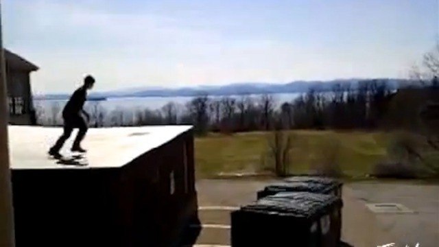 Отличный прыжок в мусорку смотреть онлайн