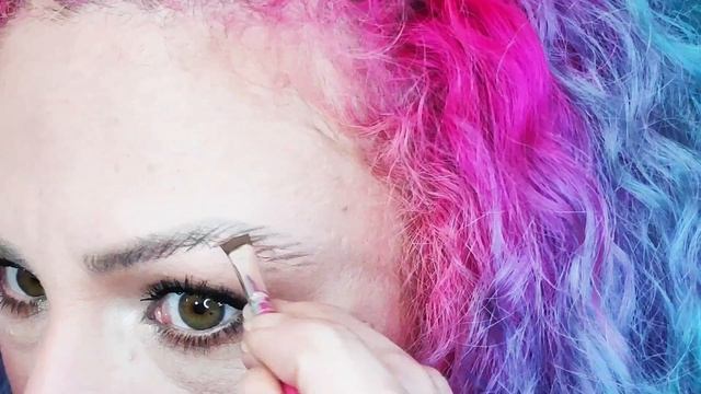 Πως Γεμίζω τα Φρύδια μου ΤΡΙΧΑ-ΤΡΙΧΑ || How to: Feather Brows смотреть онлайн